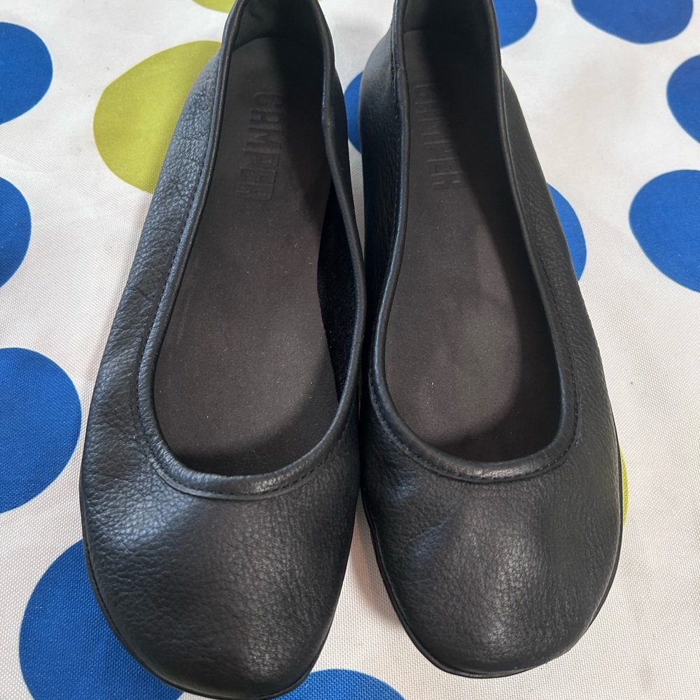 Camper Black Flats Minimalist Design